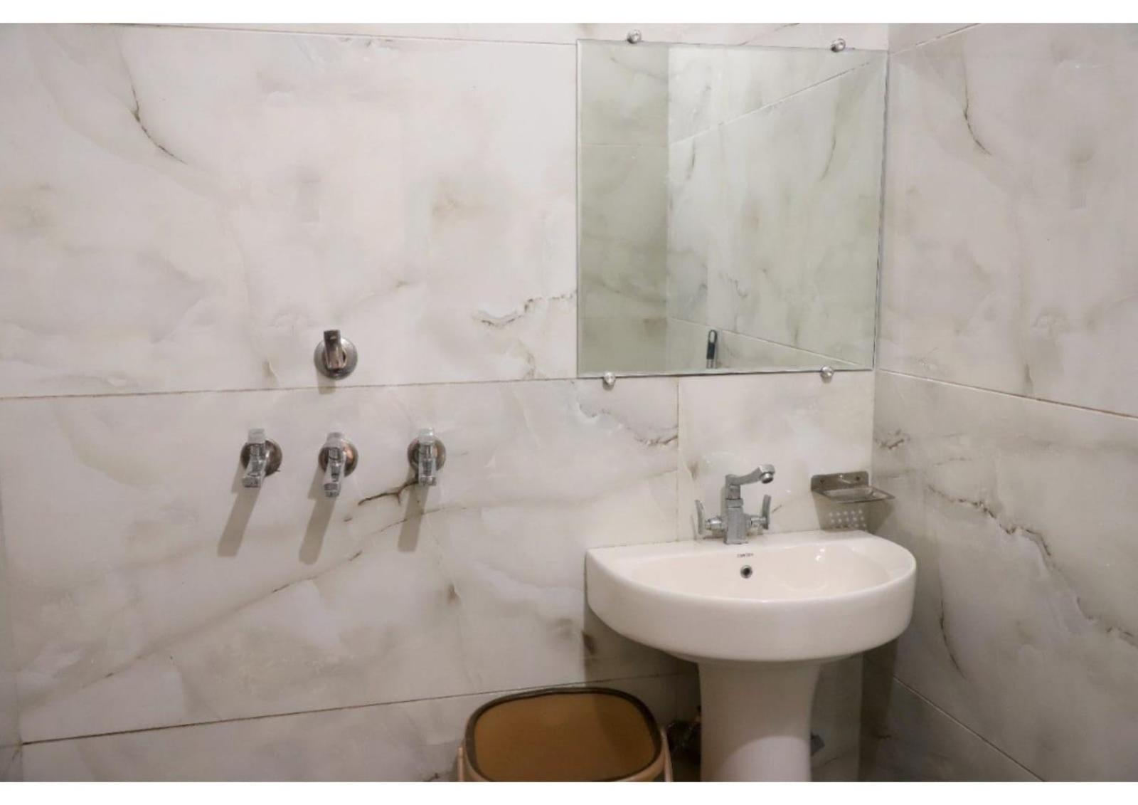 אמריצר Rk Lodge מראה חיצוני תמונה